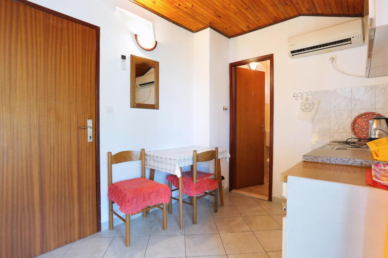Apartments By The Sea Okrug Gornji, Ciovo - 1069 Trogir Eksteriør billede